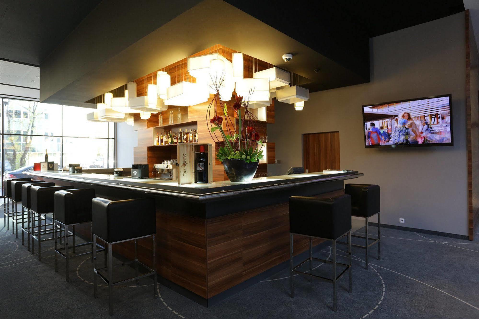 Hotell Plaza 4*